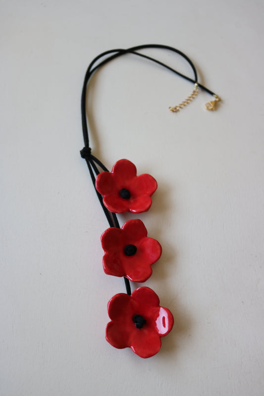 Collar Love con cuerda