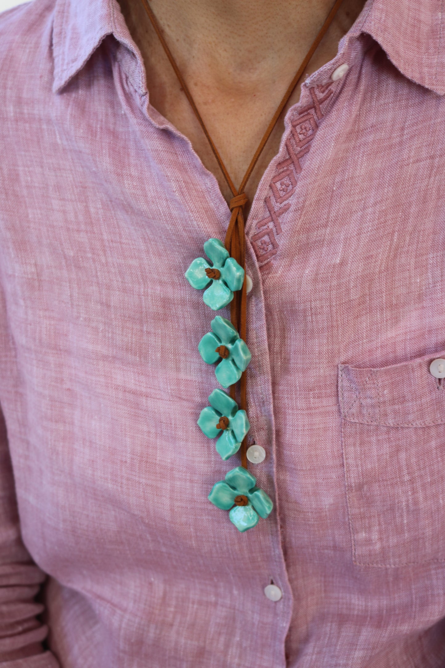 Collar Love con cuerda